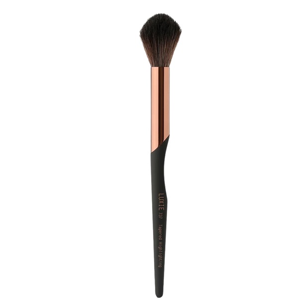 Luxie 737 Tapered Highlighter Brush - ProTools